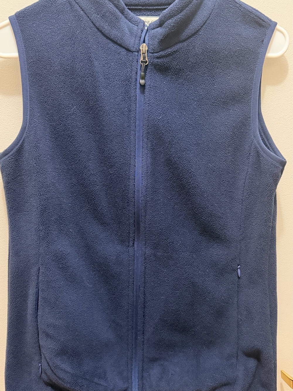 Fuinloth Women’s Fleece Vest with Zip Pockets Sleeveless Lightweight XS